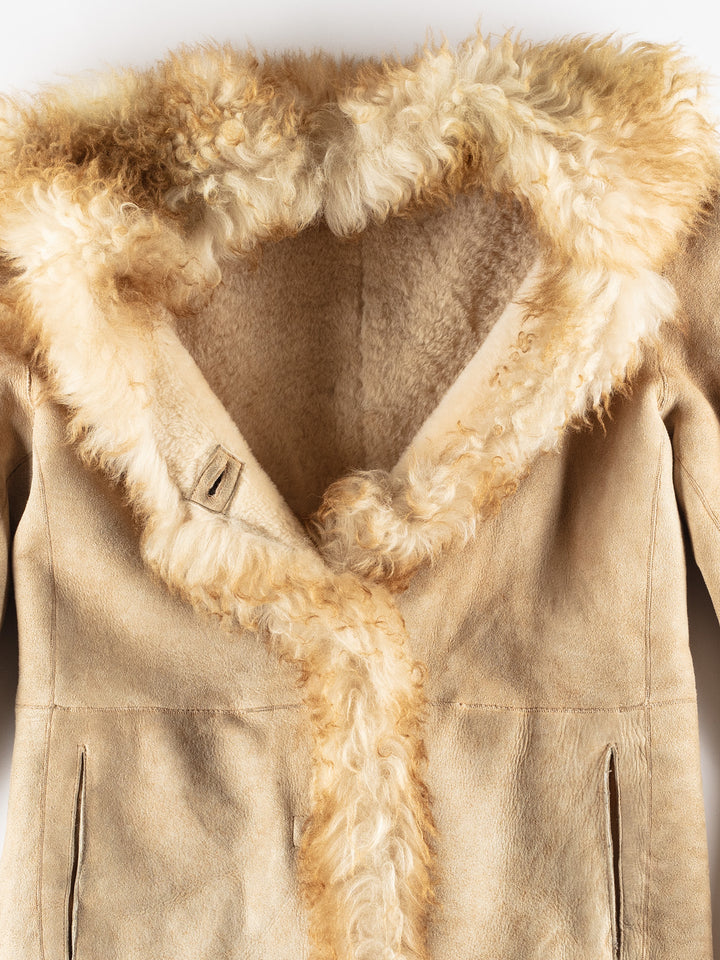 Vintage 90's Women Sheepskin Coat in Beige
