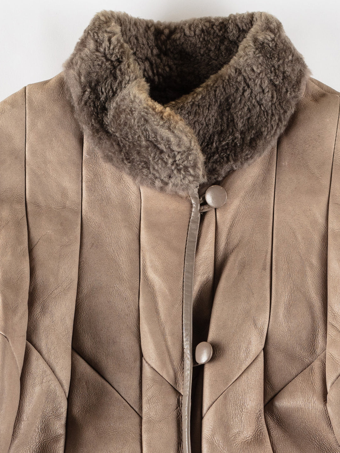 Vintage 80's Women Sheepskin Coat in BeigeMN701
