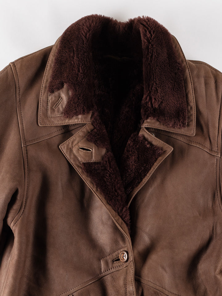 Vintage 80's Women Sheepskin Coat in BrownMN693