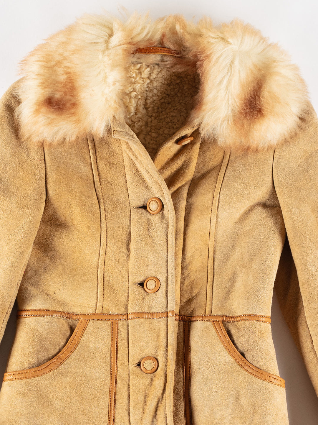 Vintage 70's Women Sheepskin Coat in BeigeMN744