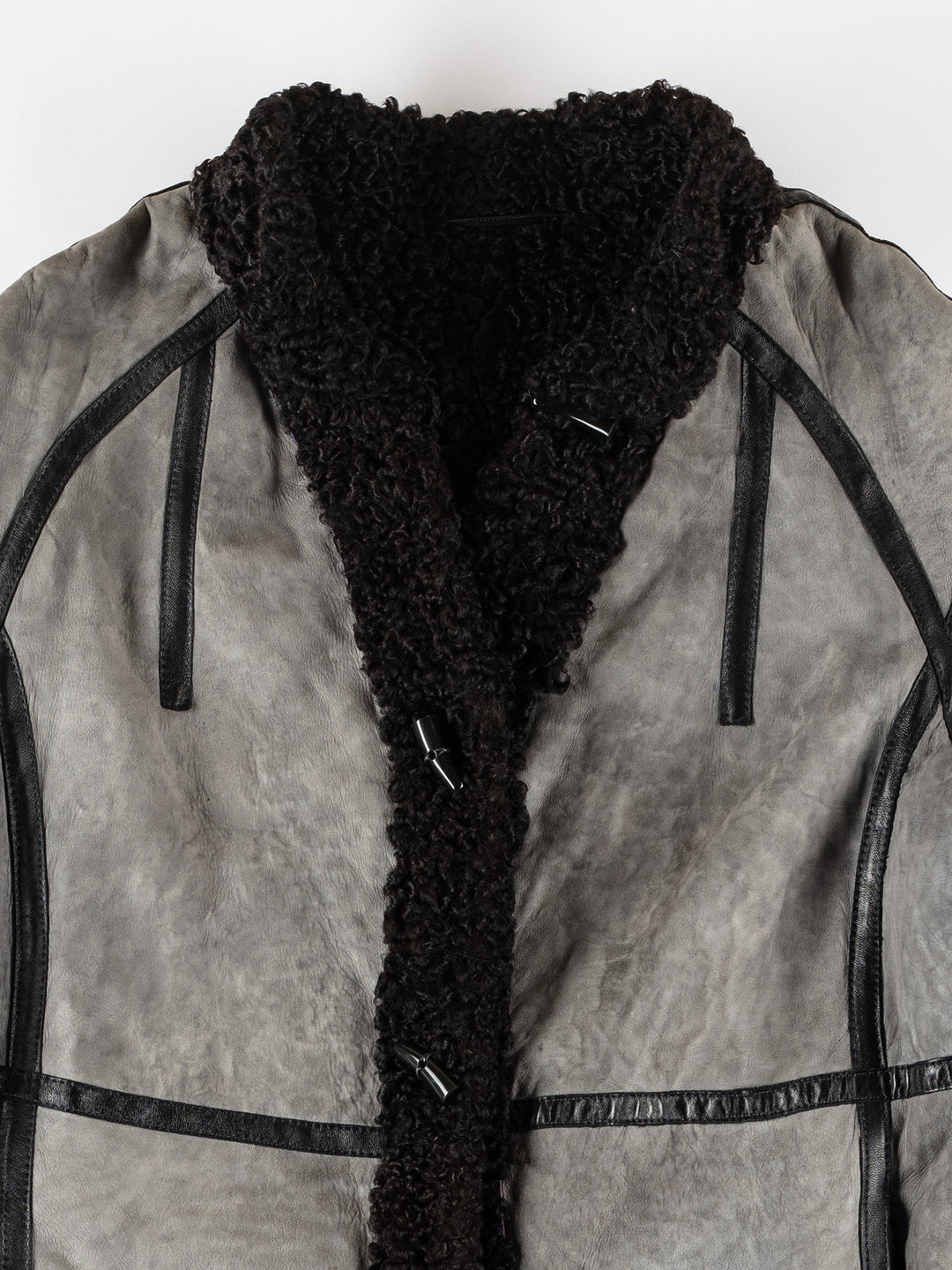 Vintage 70's Women Sheepskin Coat in GrayMN634