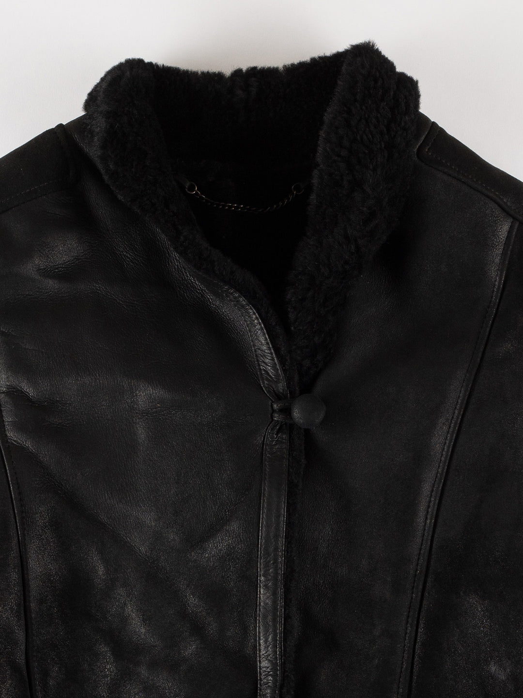 Vintage 80's Women Sheepskin Coat in BlackMN614