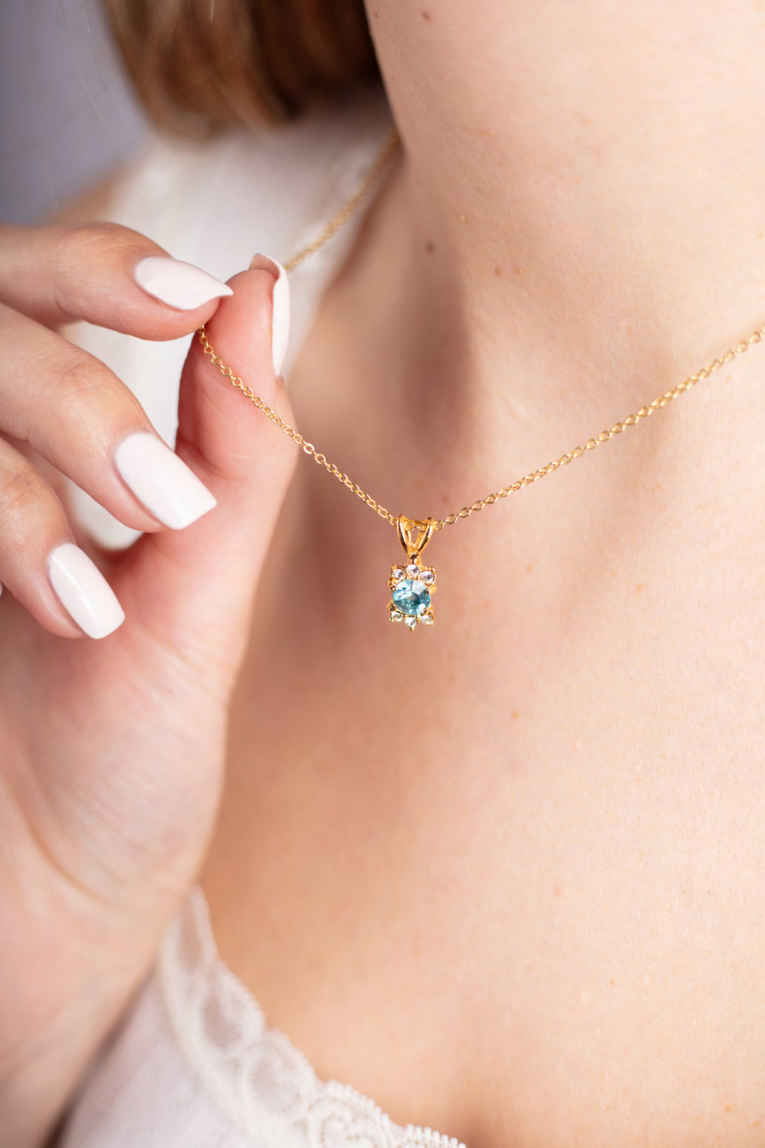 Vintage 90's Blue Rhinestone Pendant Necklace