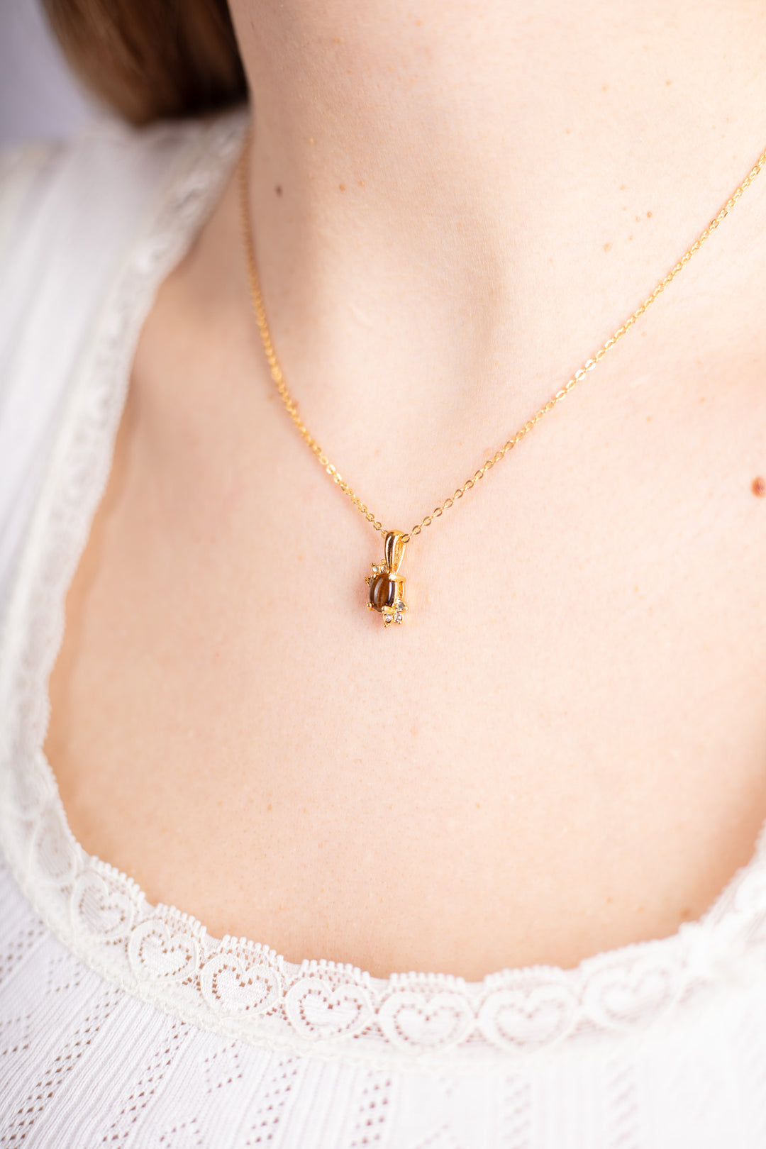 Vintage 90s Tiger’s Eye Pendant Necklace