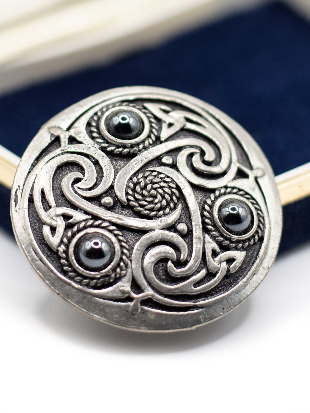 Vintage 80's Brooch in Silver