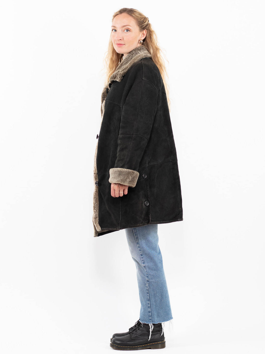 Vintage 90's Women Sheepskin Coat in BlackA0243