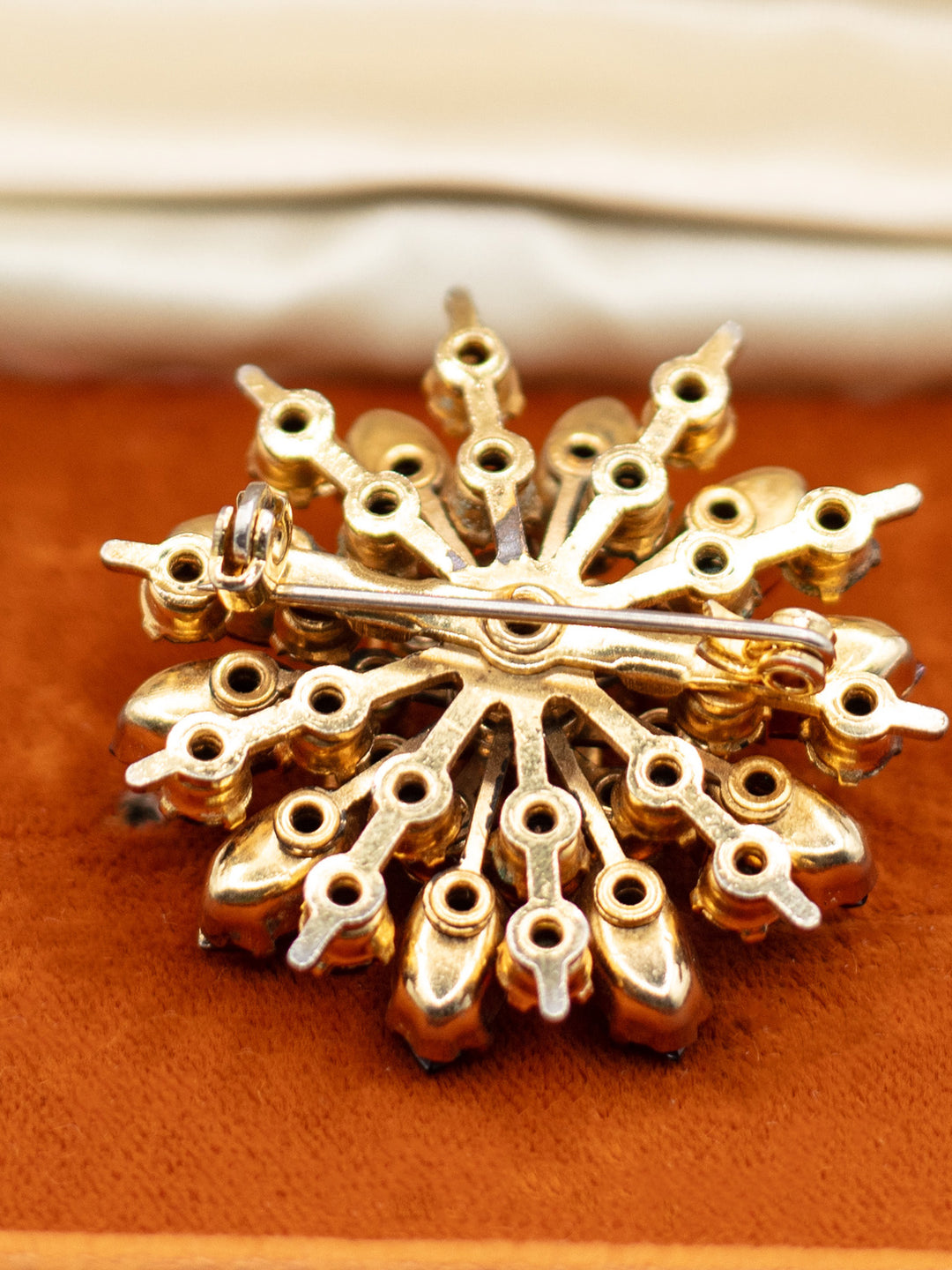 Vintage 50's Brooch in Red