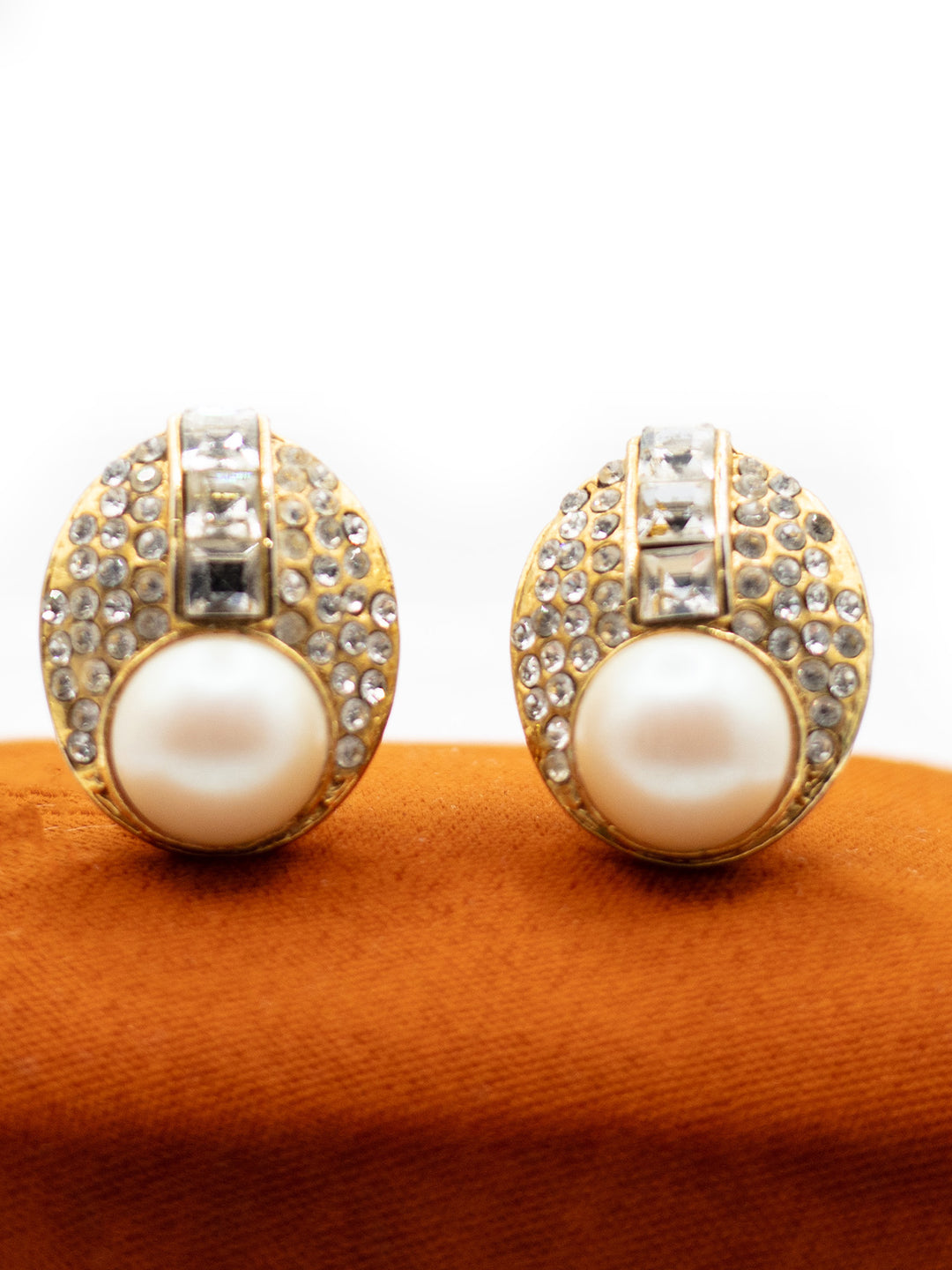 Vintage 80's Clip-on Earrings in Gold