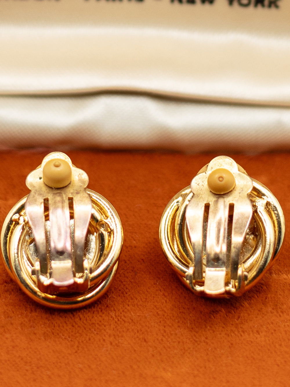Vintage 80's Clip-on Earrings in Gold