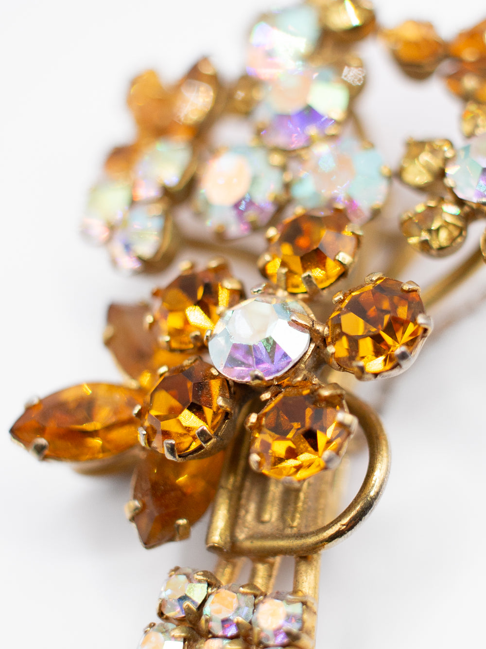 Vintage 50's Brooch in Gold