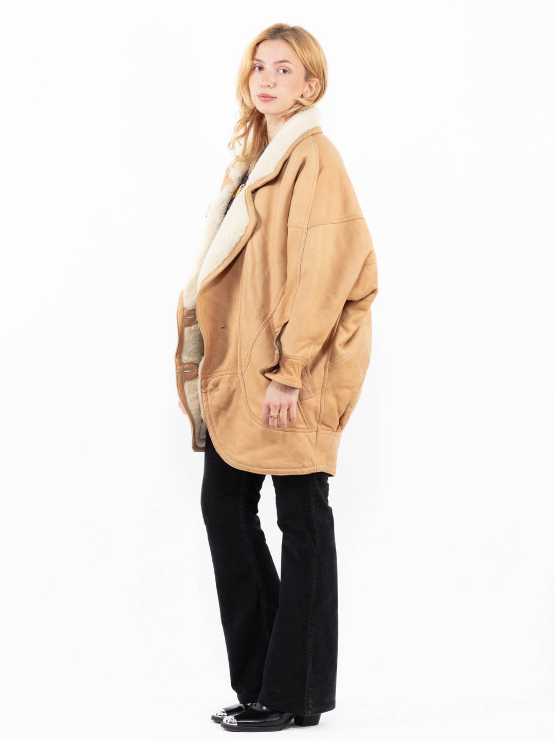 Vintage 90's Women Sheepskin Coat in Beige
