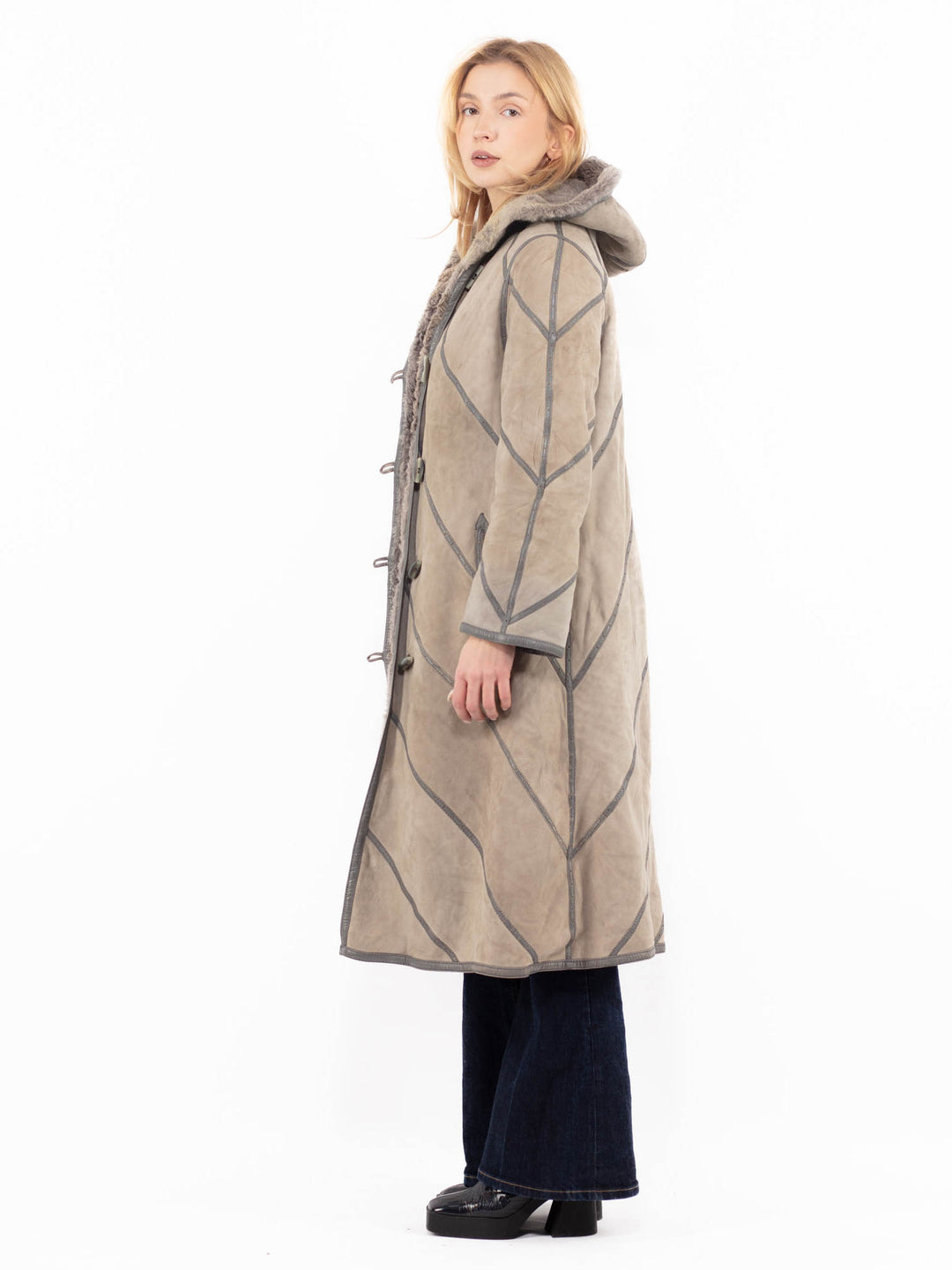 Vintage 70's Women Sheepskin Coat in Beige