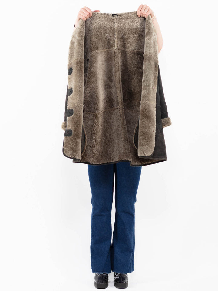 Vintage 90's Women Oversized Sheepskin Coat in Gray