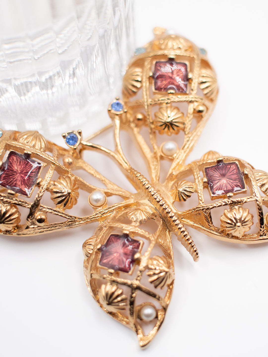 Vintage 80's Brooch in Gold