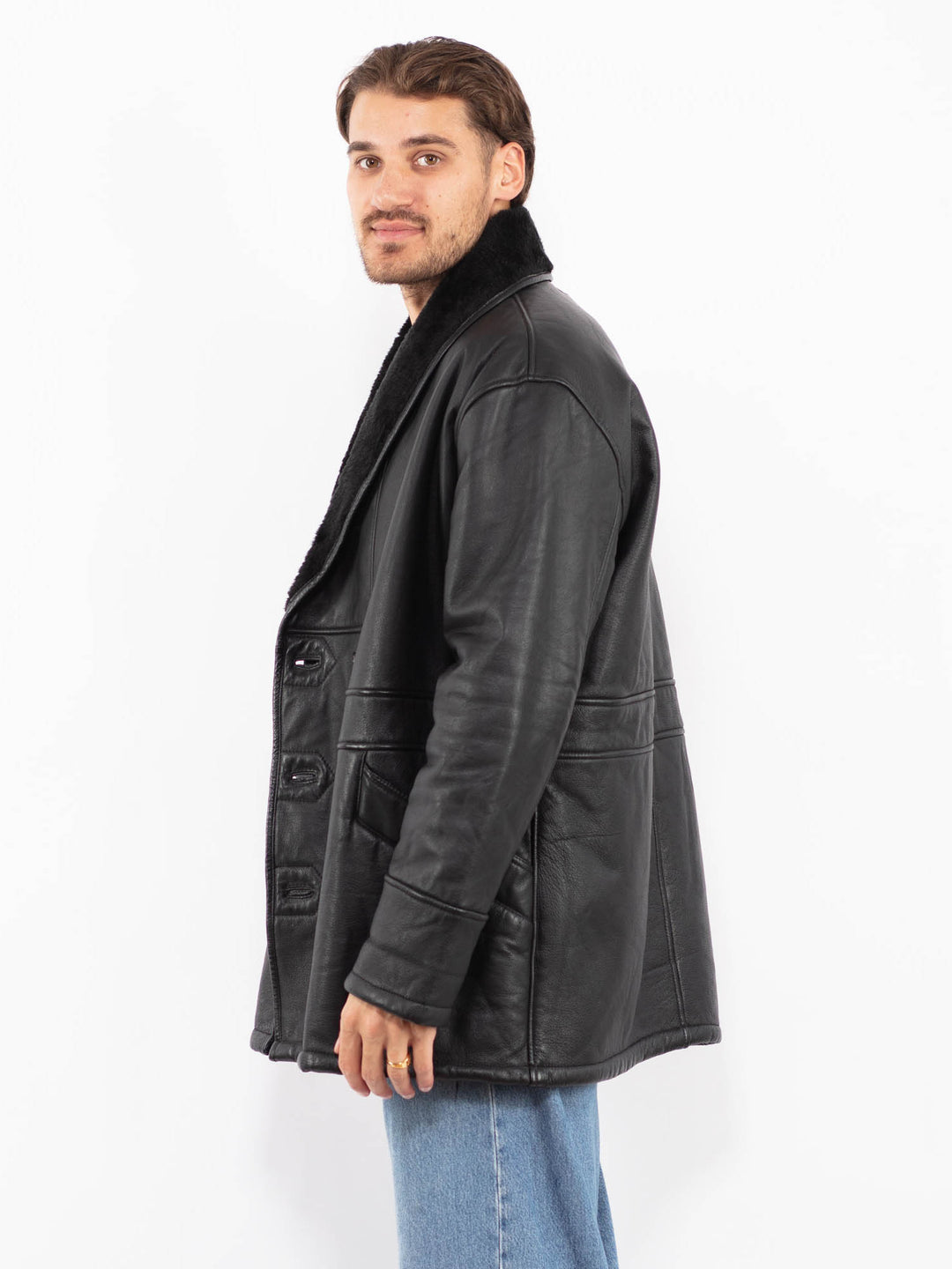 Vintage 90's Men Sherpa Lined Leather Coat in Black