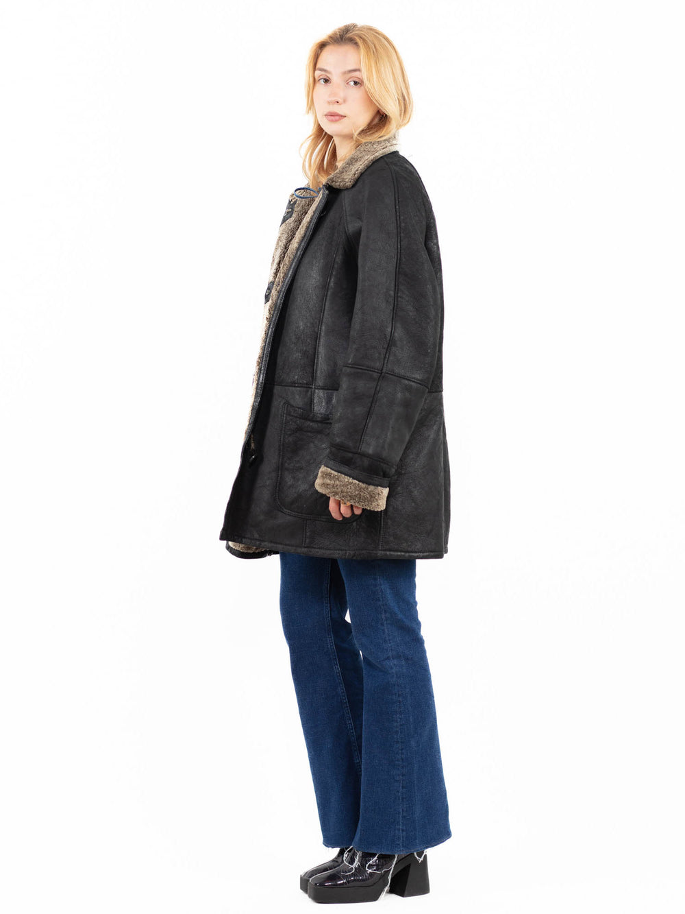 Vintage 90's Women Sheepskin Coat in Black