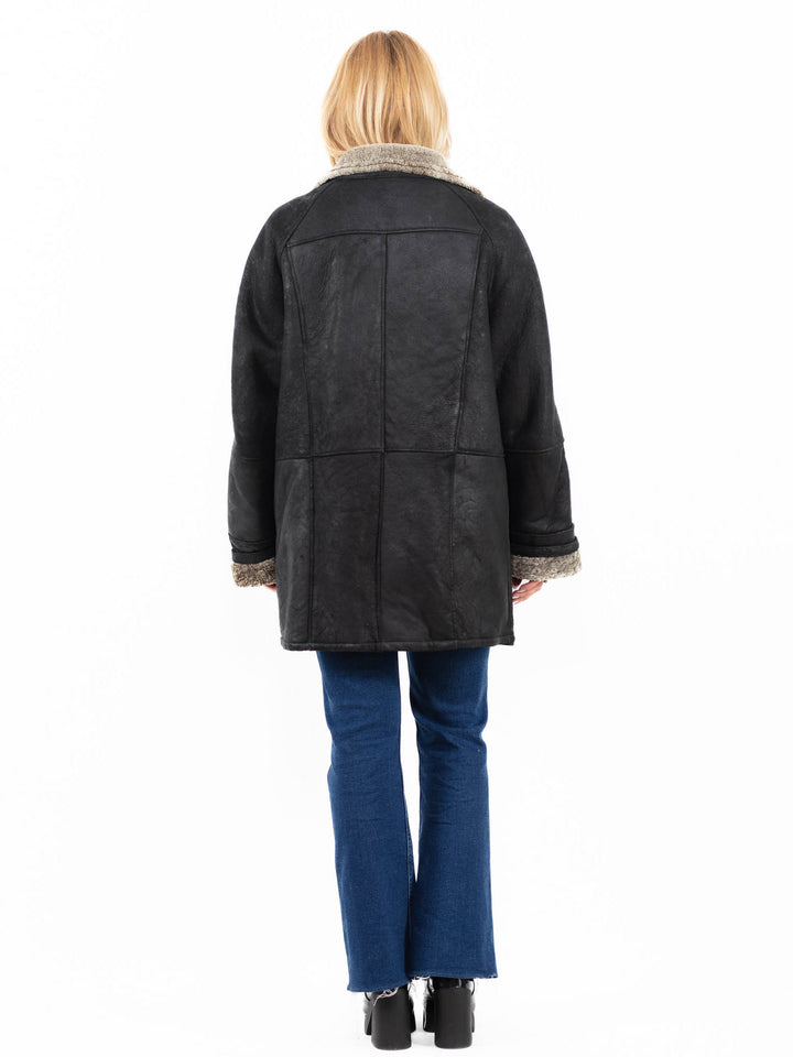 Vintage 90's Women Sheepskin Coat in Black
