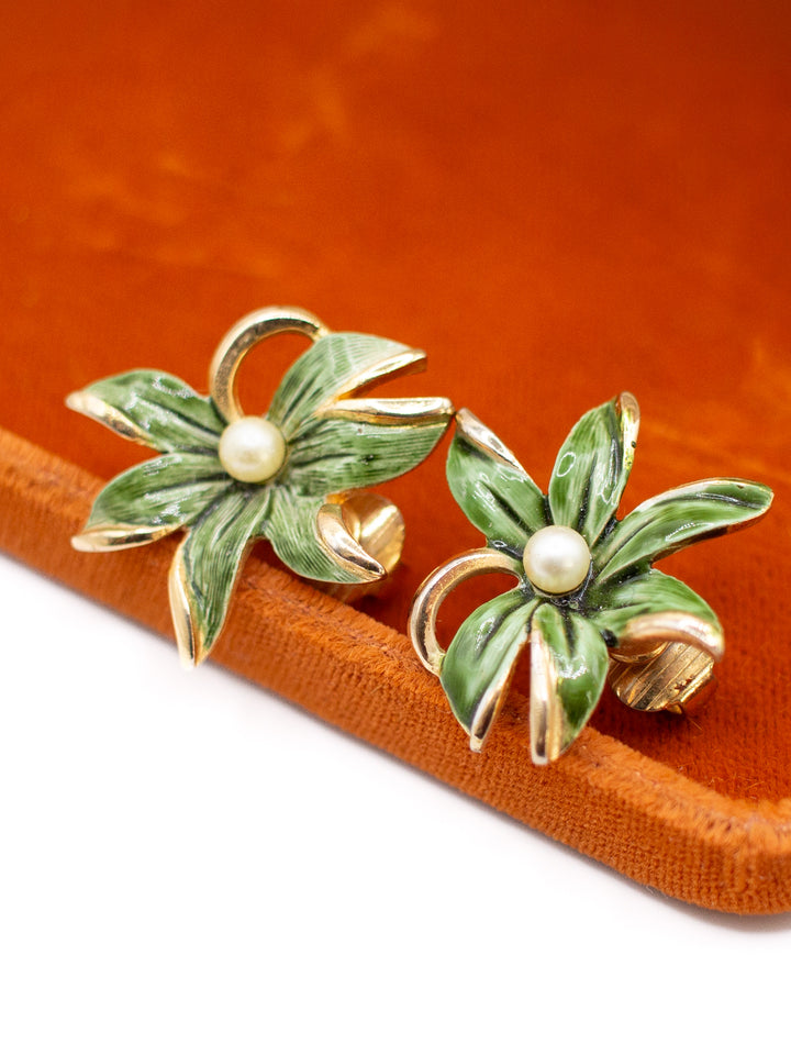 Vintage 60's Clip-on Earrings in Green
