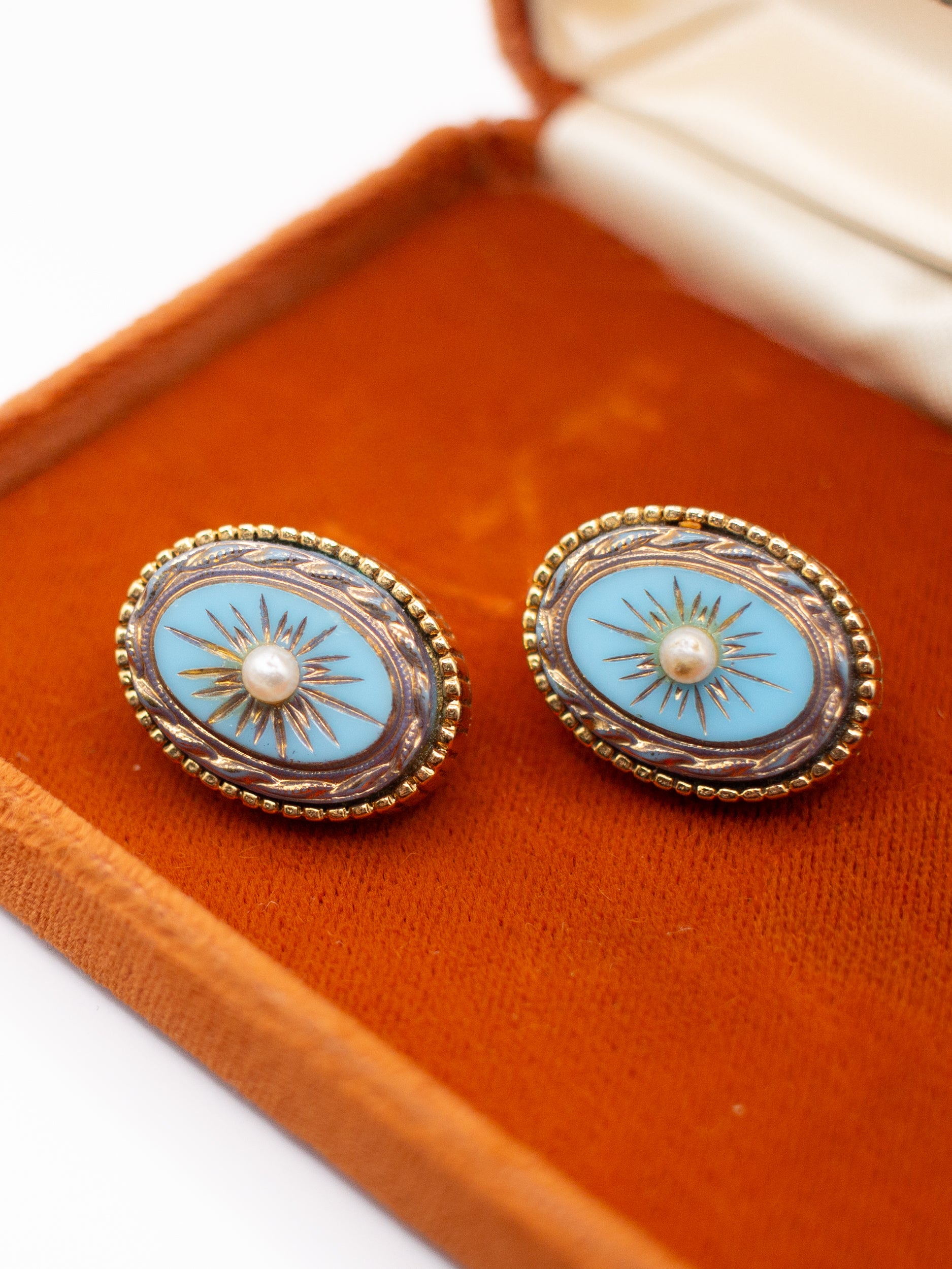 Online Vintage Store | Vintage 60's Clip-on Earrings in Green