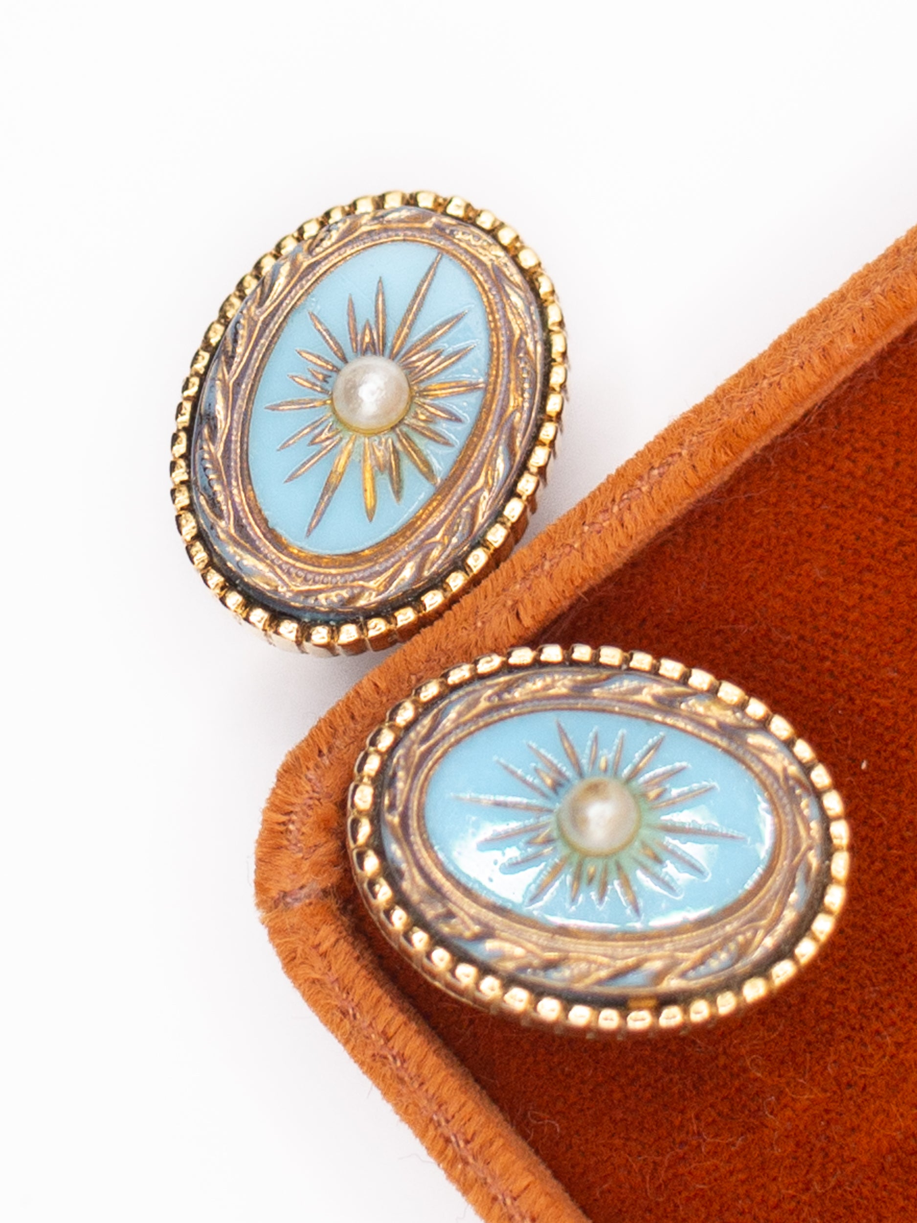 Online Vintage Store | Vintage 60's Clip-on Earrings in Green