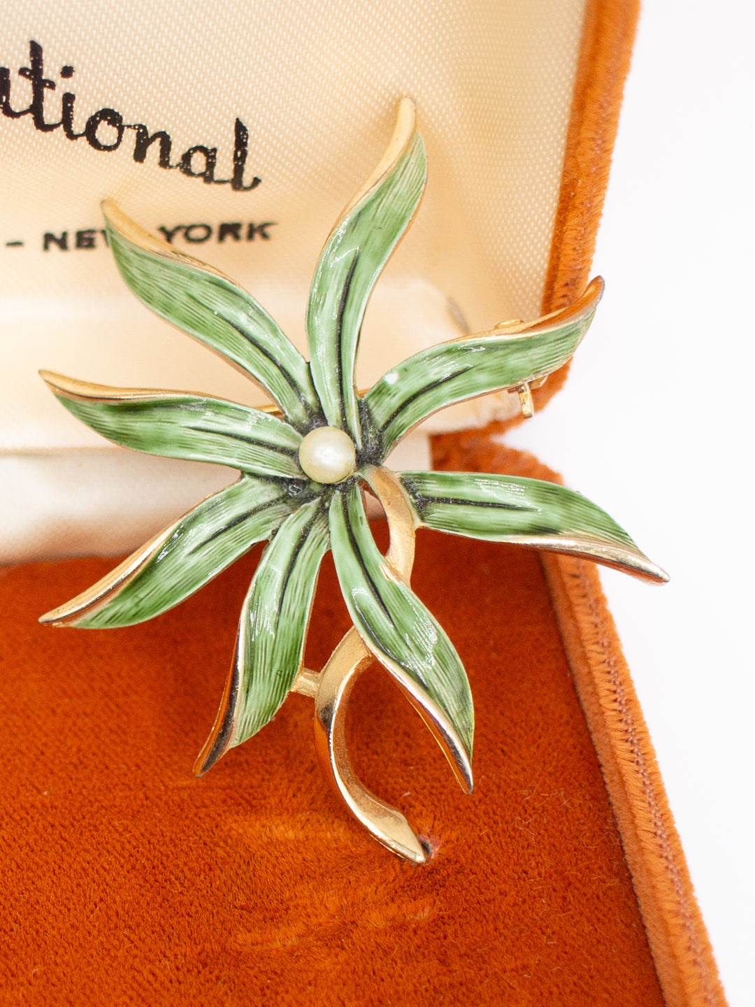 Vintage 60's Brooch in Green