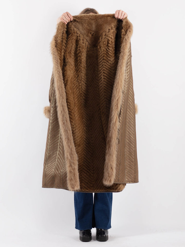 Vintage 80's Women Sheepskin Coat in Beige