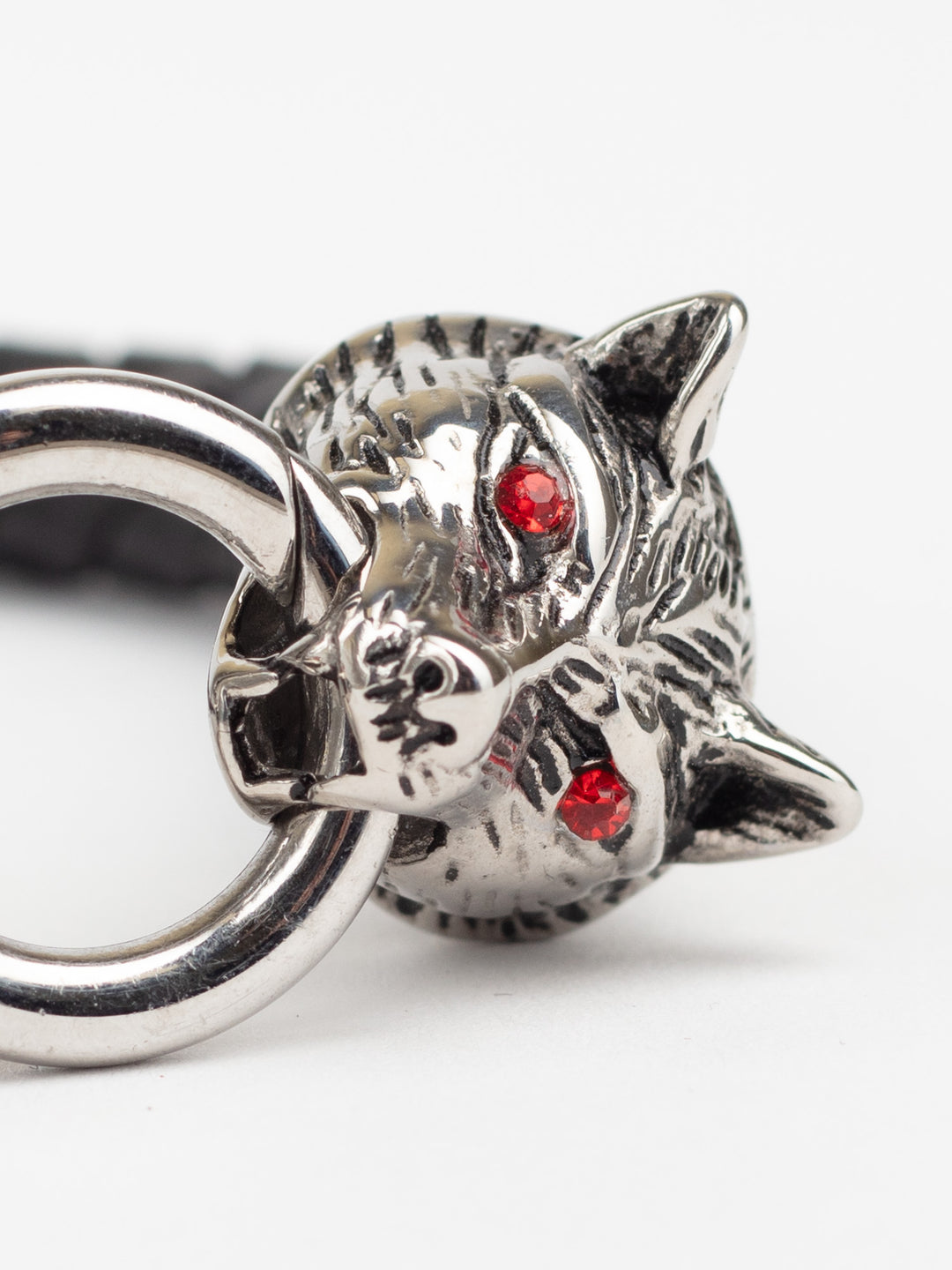 Vintage 00's Men’s Viking Style Wolf Head Bracelet with Red Eyes