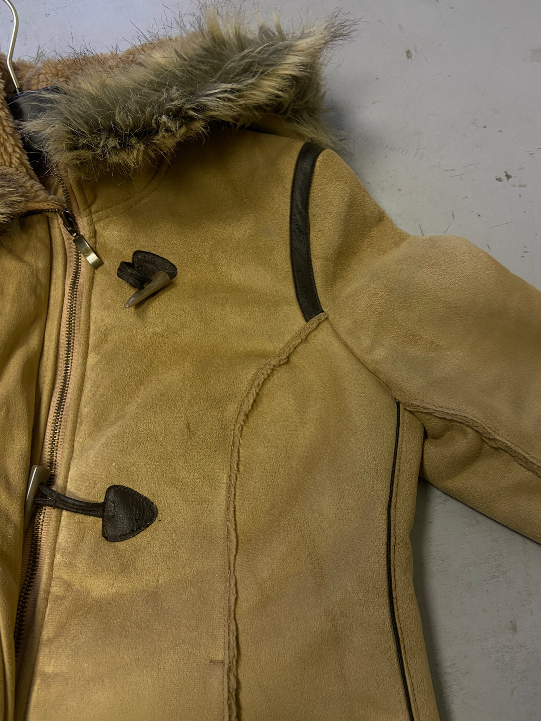 Vintage 00's Women Hooded Sherpa Jacket in Beige