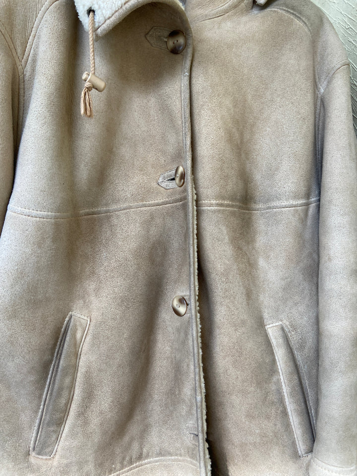 Vintage 80's Women Shearling Coat in Beige