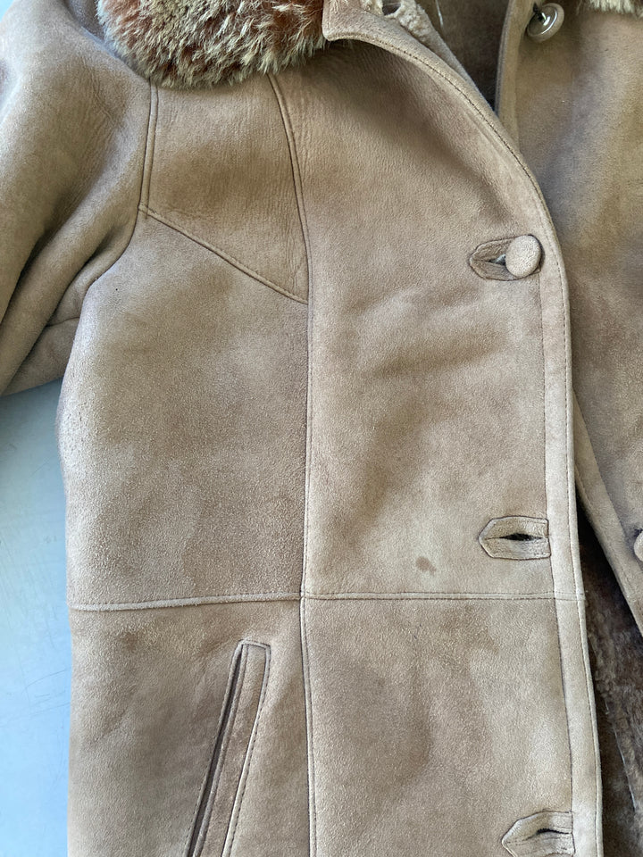 Vintage Women Sheepskin Shearling Coat in Beige