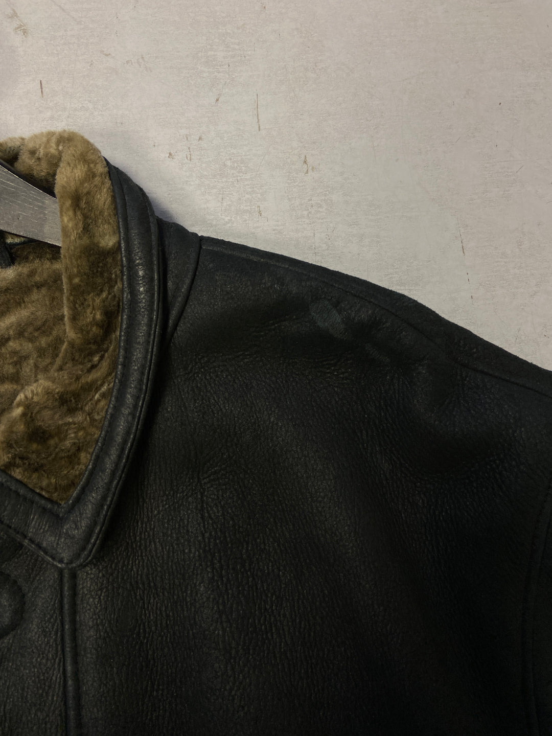 Vintage 90's Men Sheepskin Coat in Black