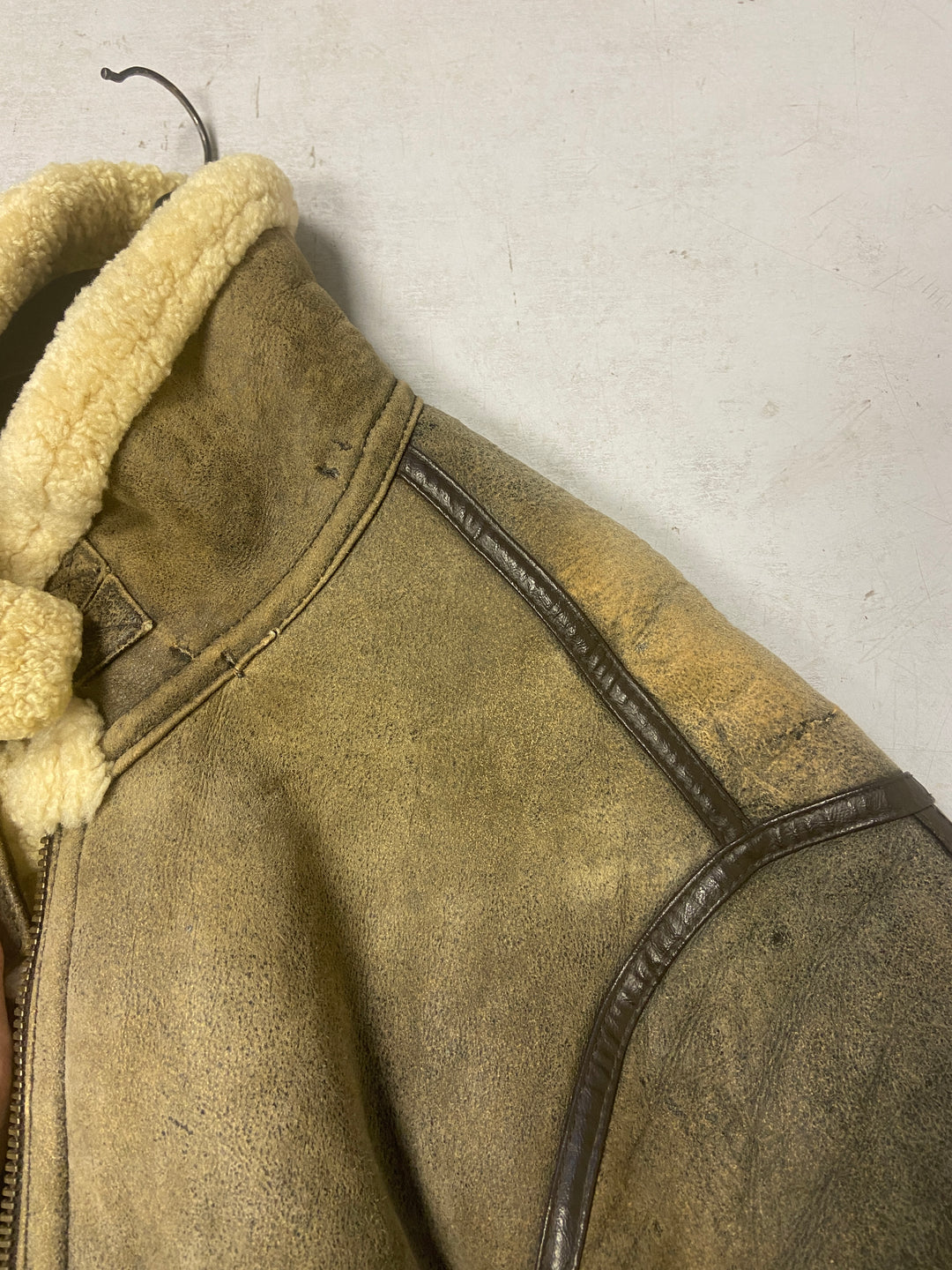 Vintage 90's Men Sheepskin Jacket in Beige