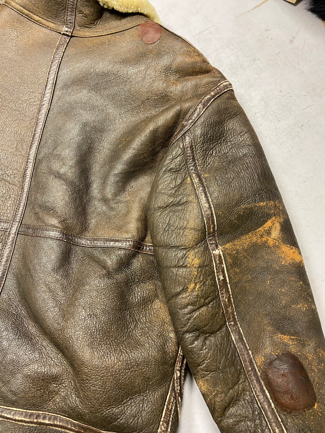 Vintage 90's Men Sheepskin Jacket in Brown