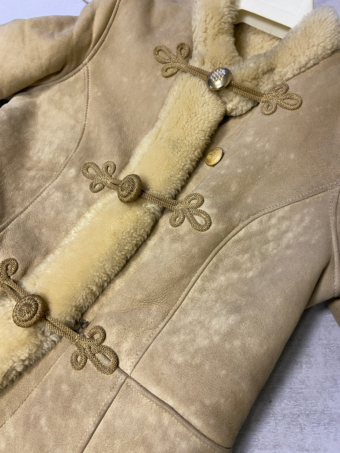 Vintage 70's Women Sheepskin Coat in Beige