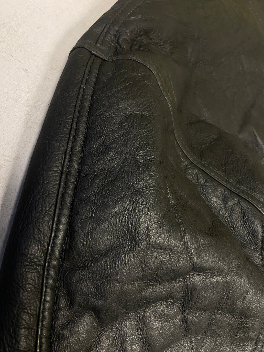 Vintage 90's Men Sheepskin Coat in Black