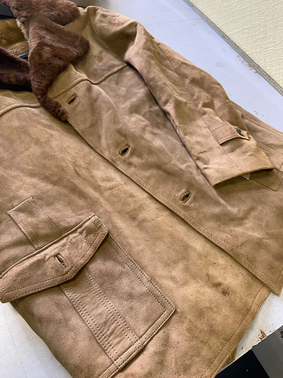 Vintage 70's Men Suede Sherpa Coat in Beige