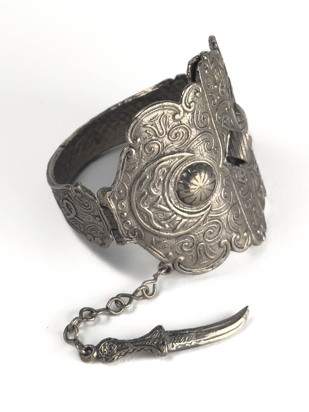 Vintage Engraved Silver-Tone Bracelet With Dagger Charm Clasp