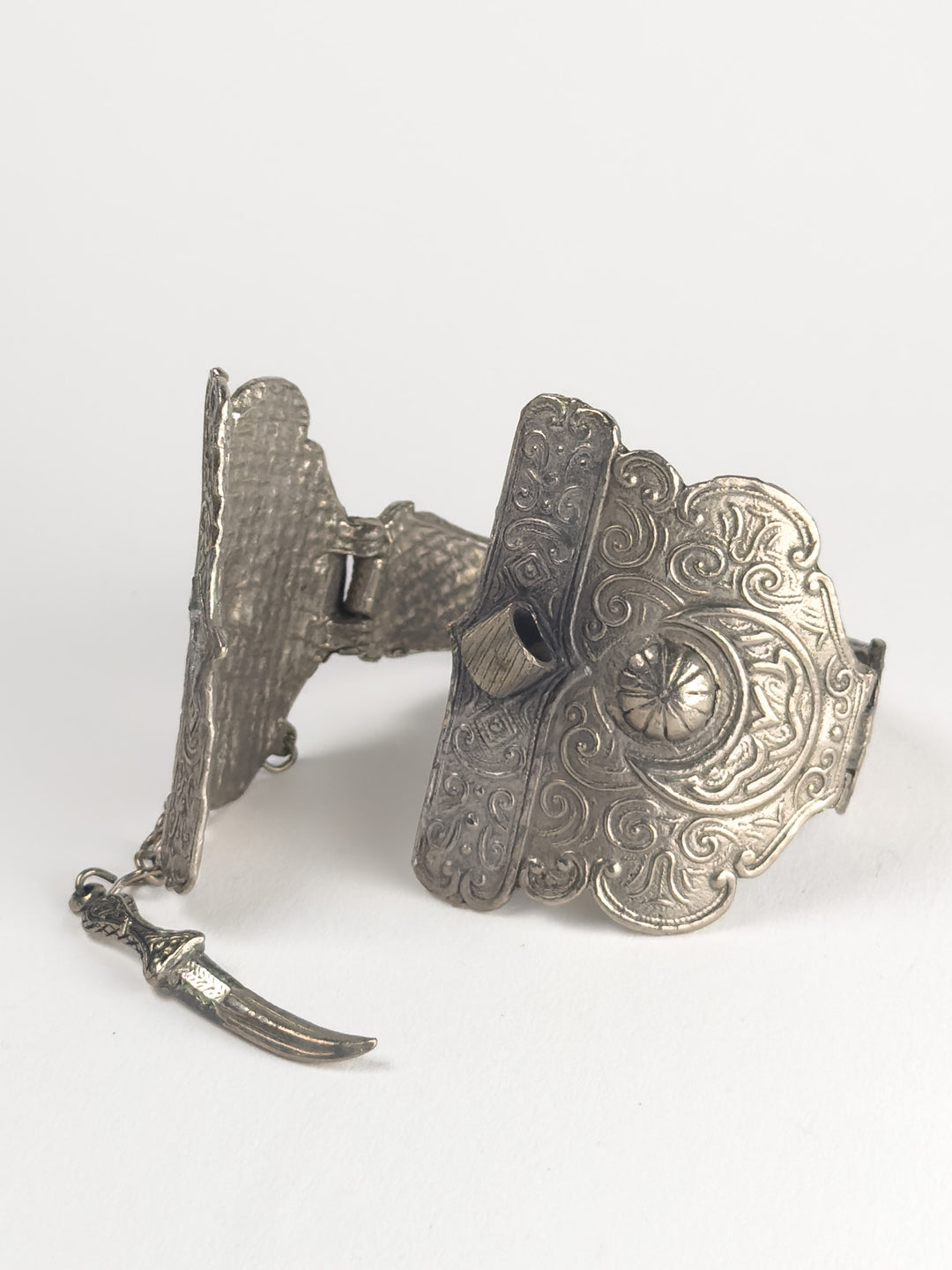 Vintage Engraved Silver-Tone Bracelet With Dagger Charm Clasp