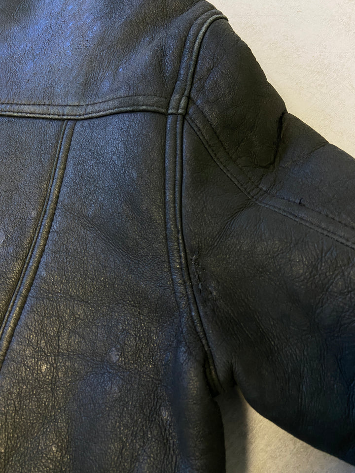 Vintage 90's Men Sheepskin Coat in BlackZ582