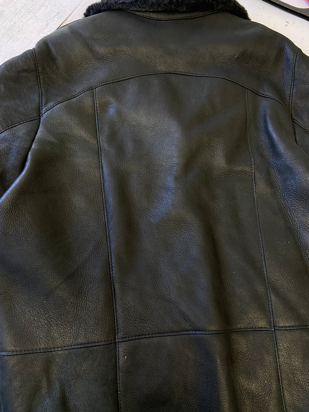 Vintage 90's Men Sheepskin Coat in BlackZ2279