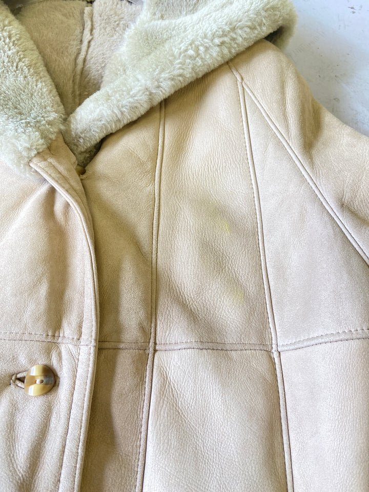 Vintage 80's Women Sheepskin Coat in BeigeA0646