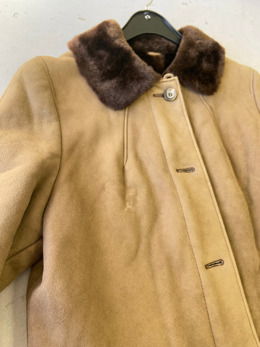 Vintage 70's Women Sheepskin Coat in BeigeA0678