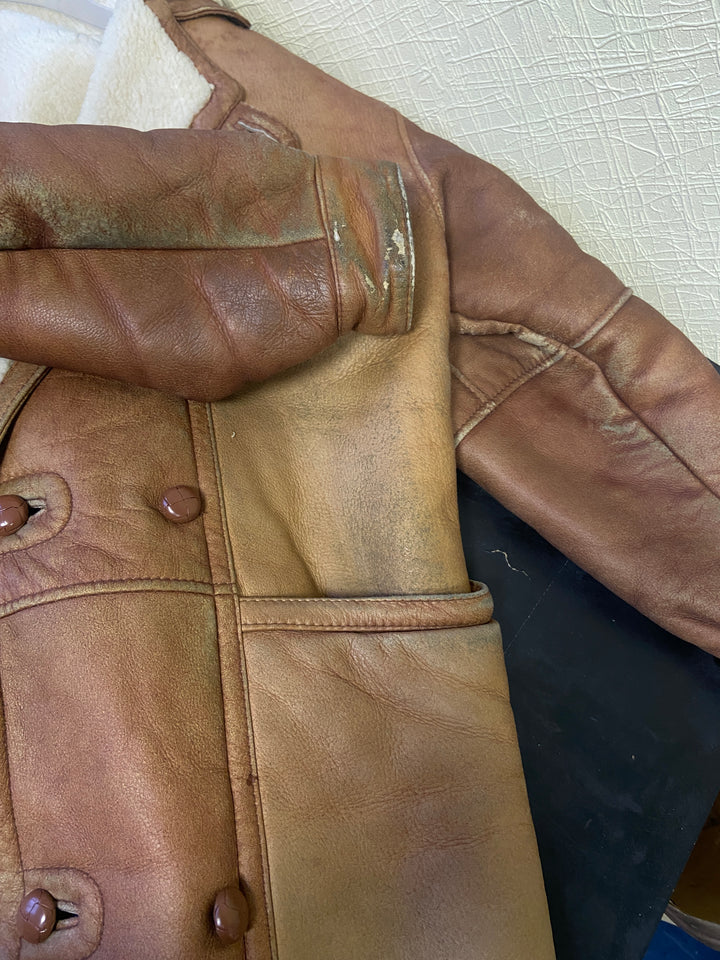 Vintage 70's Men Oversized Sheepskin Coat in Brown