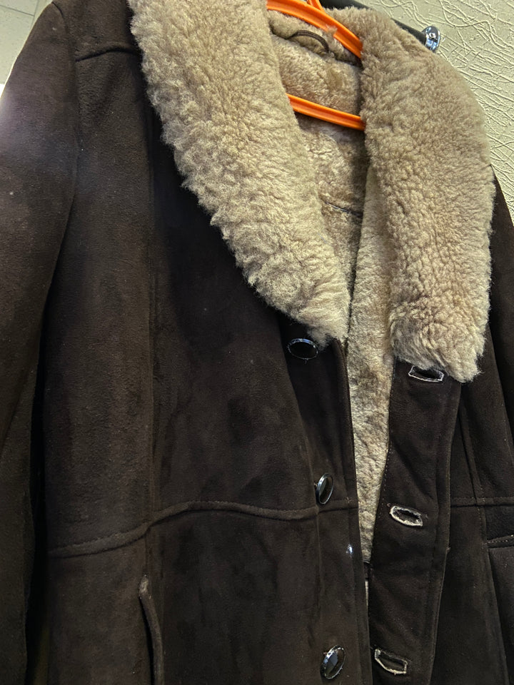 Vintage 70's Men Sheepskin Coat in Brown