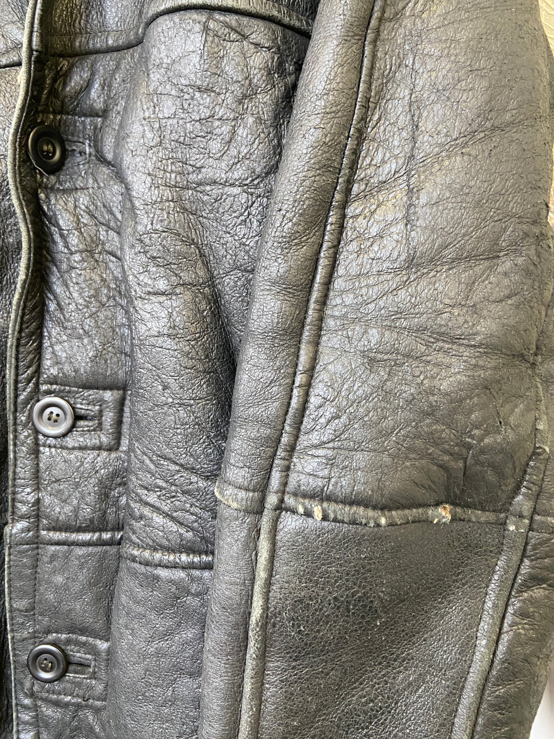 Vintage 90's Men Sheepskin Coat in BlackZ1982