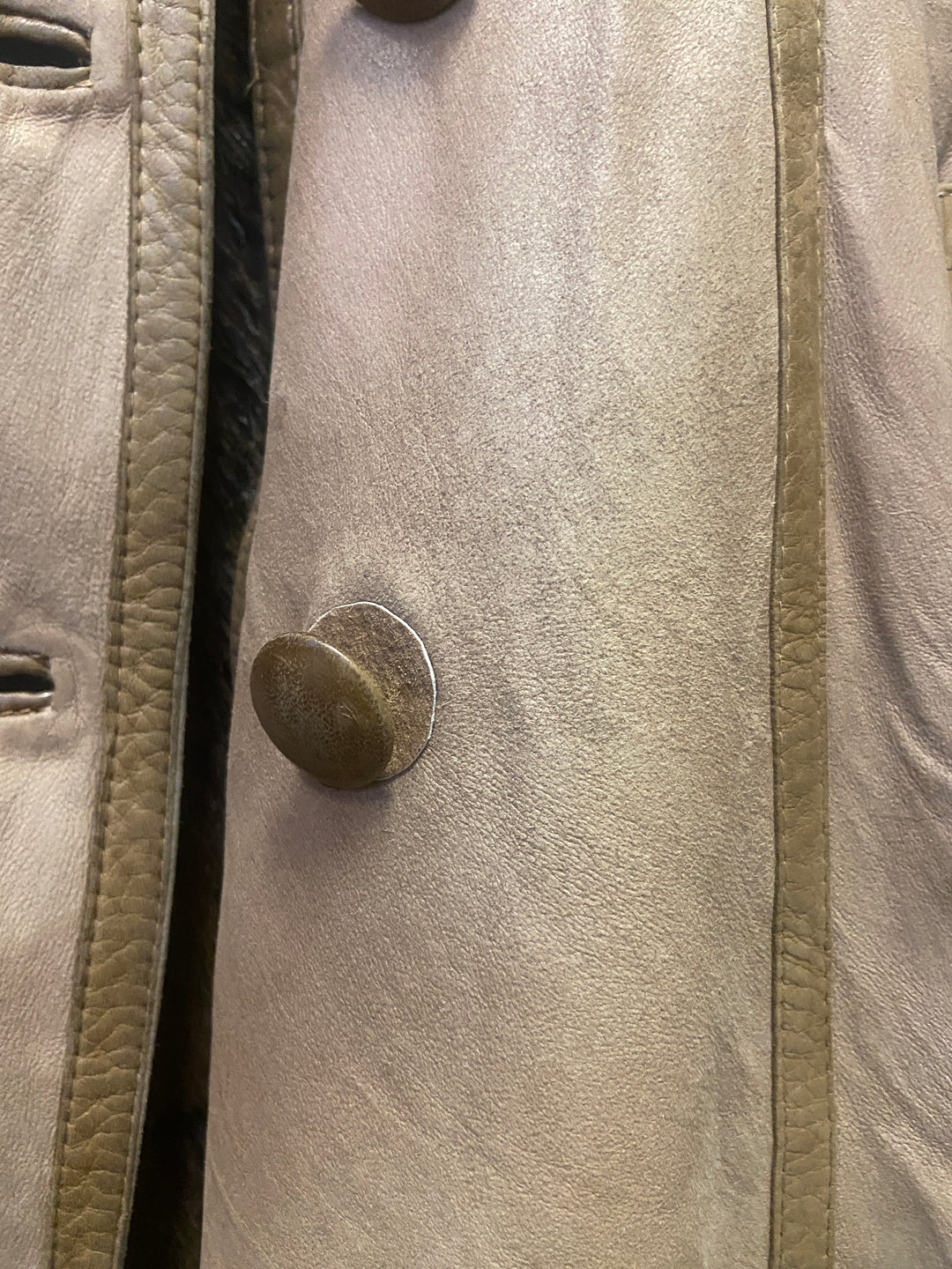 Vintage 70's Women Fur Coat in BrownA0483