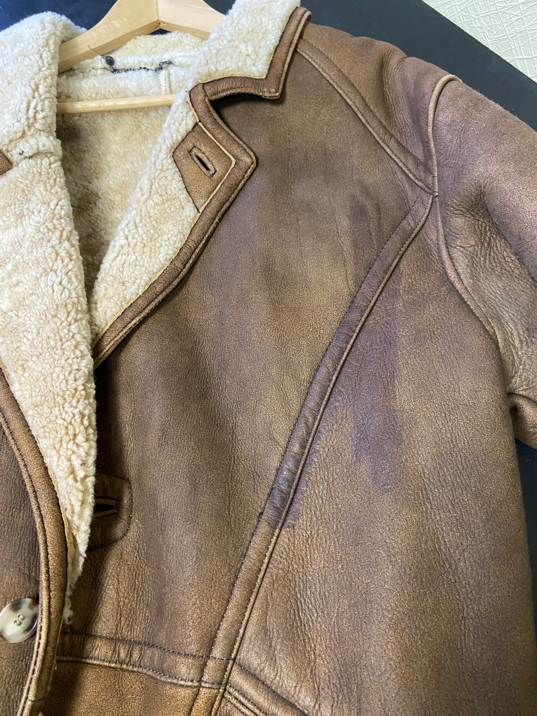 Vintage 80's Men Sheepskin Coat in BrownZ2570