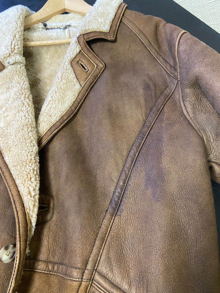Vintage 80's Men Sheepskin Coat in BrownZ2570