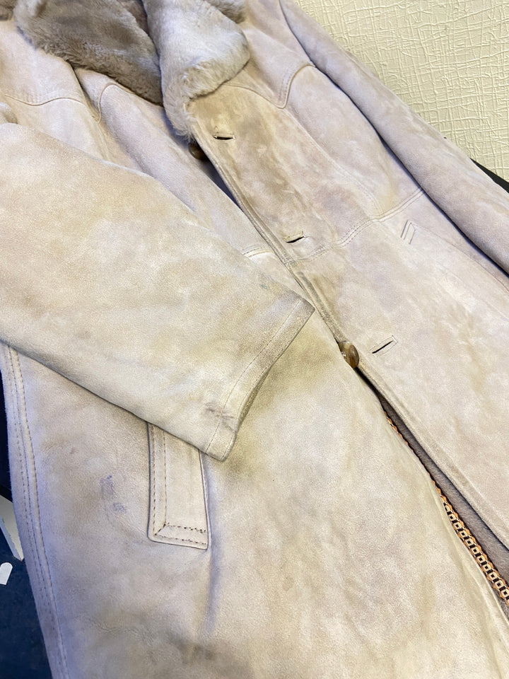 Vintage 70's Men Sheepskin Coat in BeigeZ2659