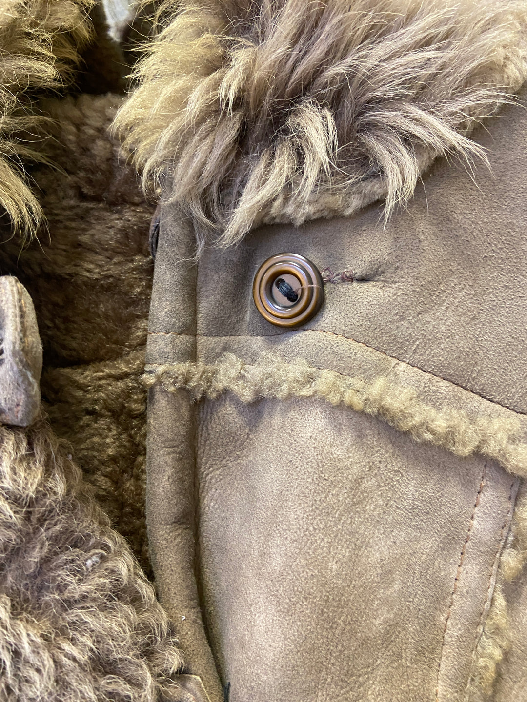 Vintage 90's Women Sheepskin Coat in BrownA0630